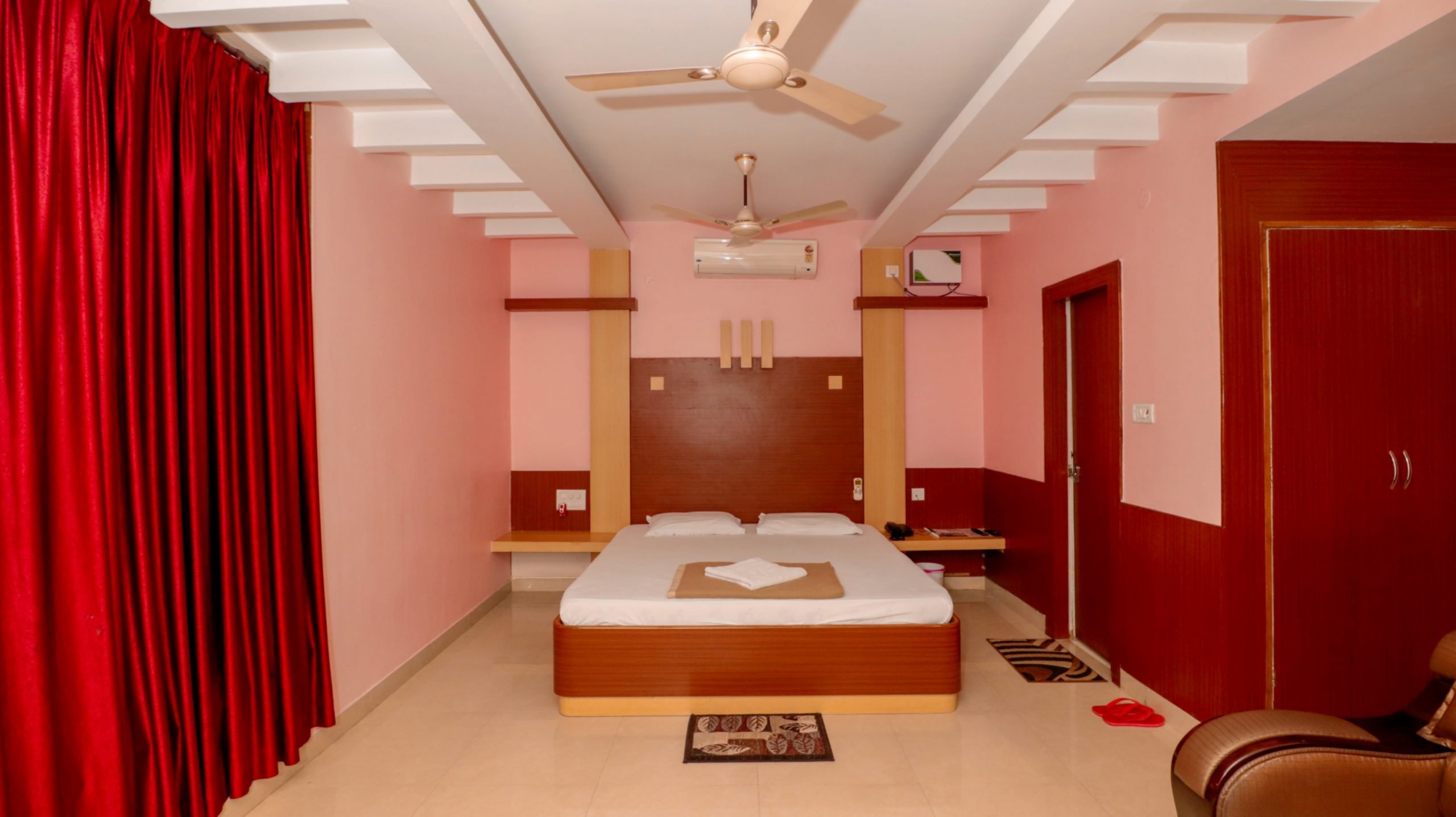 ROOM 2